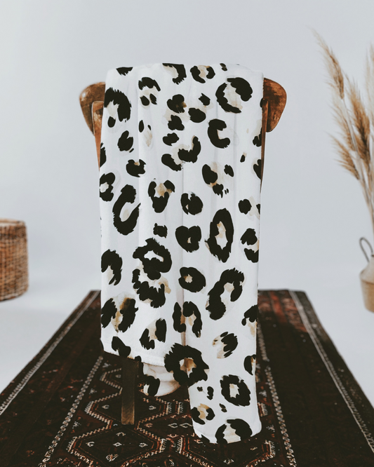 Luxe Wilde Leopard Plush Blanket